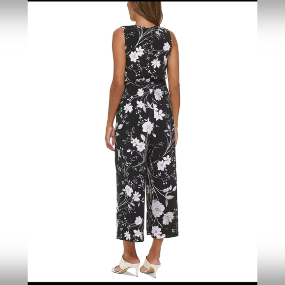 Calvin Klein Black and White Floral Croped Jumpsuit with VNeck Sz 2 New With Tag - Picture 2 of 11